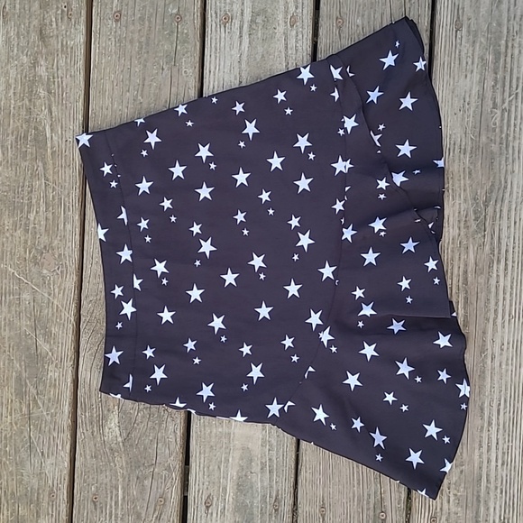 Nasty Gal Dresses & Skirts - Nasty Gal Y2K Style Black Ruffle Star Print Mini Skirt Womens Size 4